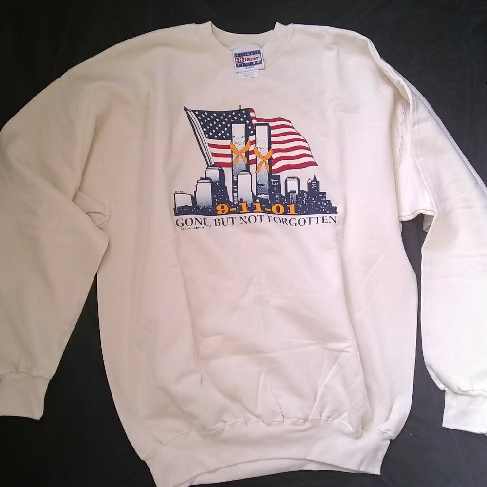 🇺🇲NWOT 9/11 Not Forgotten sweatshirt